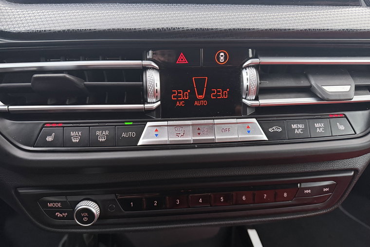 Vehicle Image 28