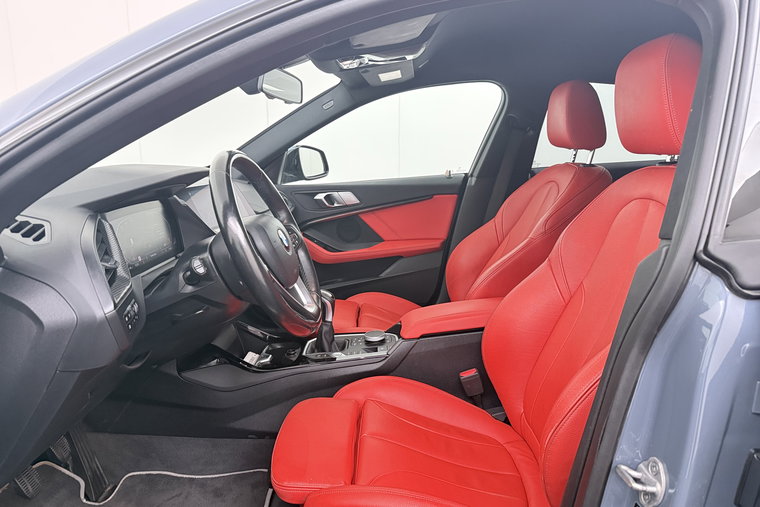Vehicle Image 10