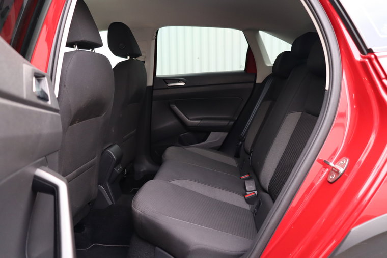Vehicle Image 25