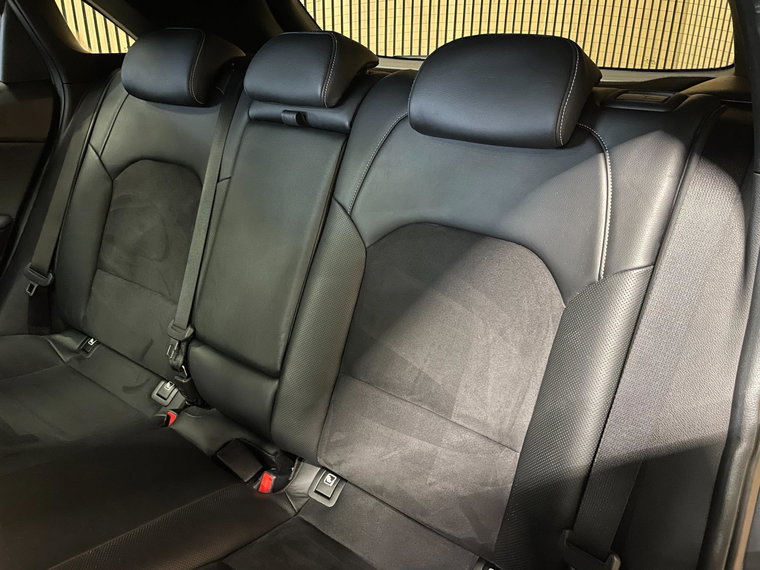 Vehicle Image 37