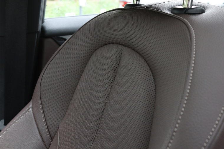 Vehicle Image 32