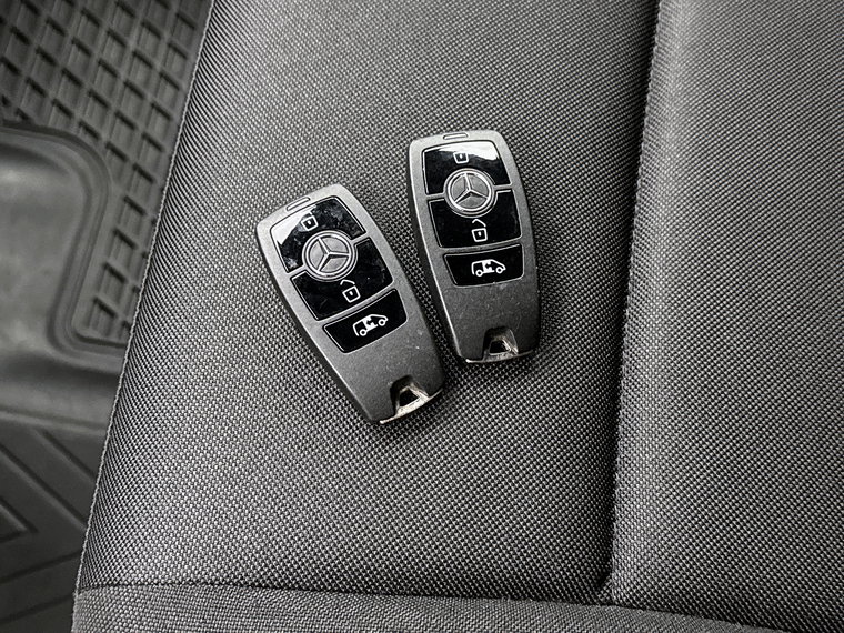 Vehicle Image 25
