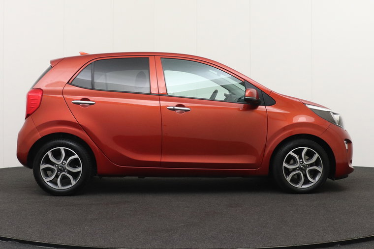 Vehicle Image 6