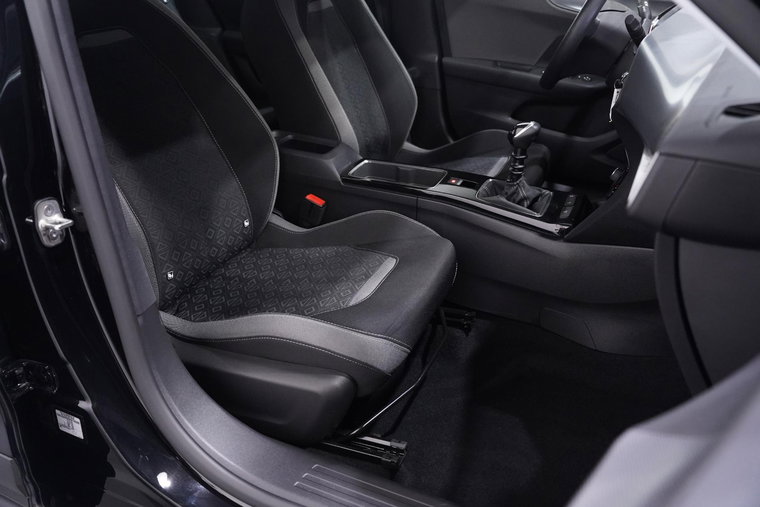 Vehicle Image 30