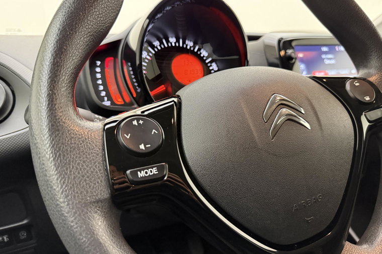 Vehicle Image 18