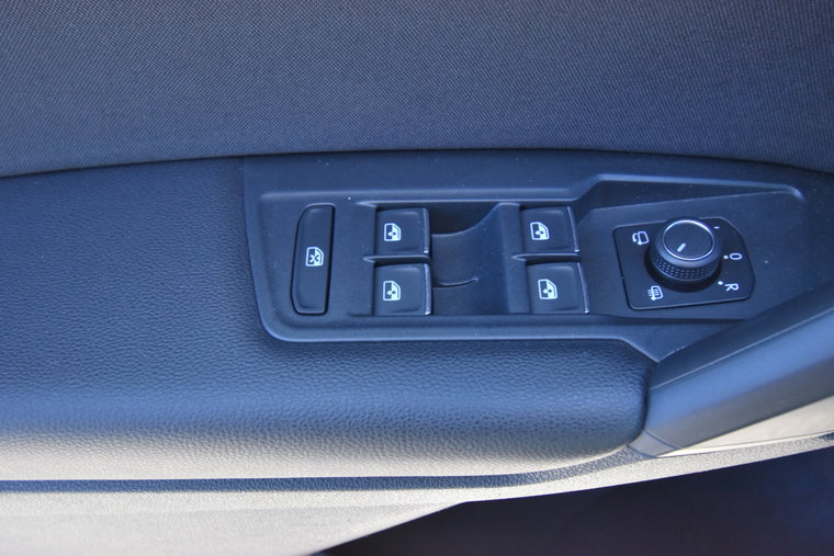 Vehicle Image 26