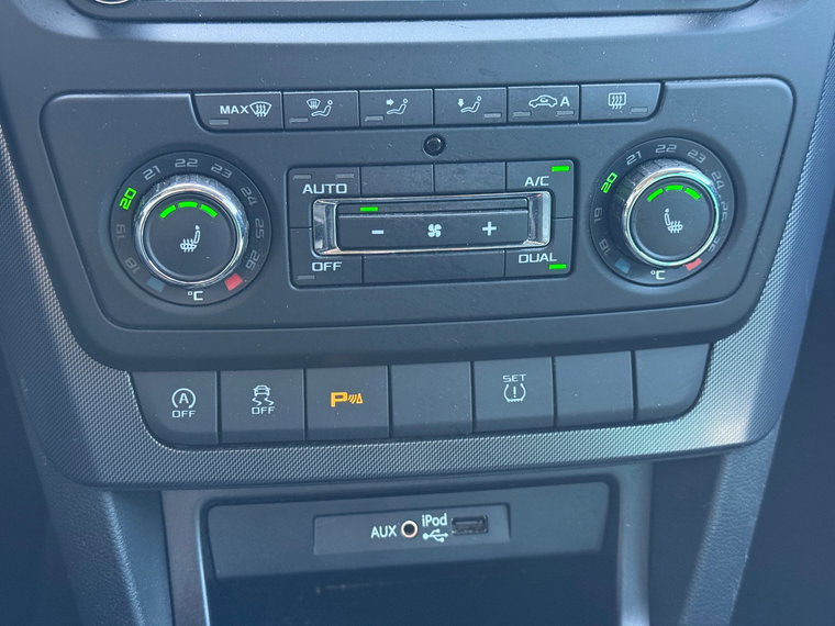 Vehicle Image 23