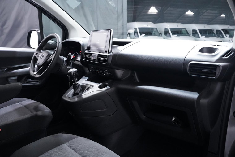 Vehicle Image 23