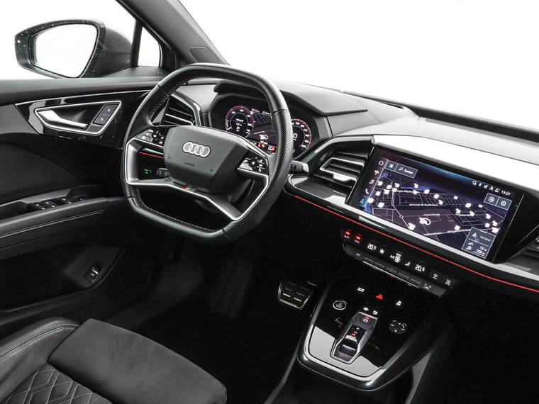 Vehicle Image 30