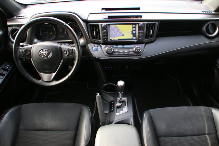 Vehicle Image 12