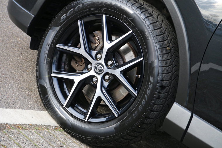 Vehicle Image 4