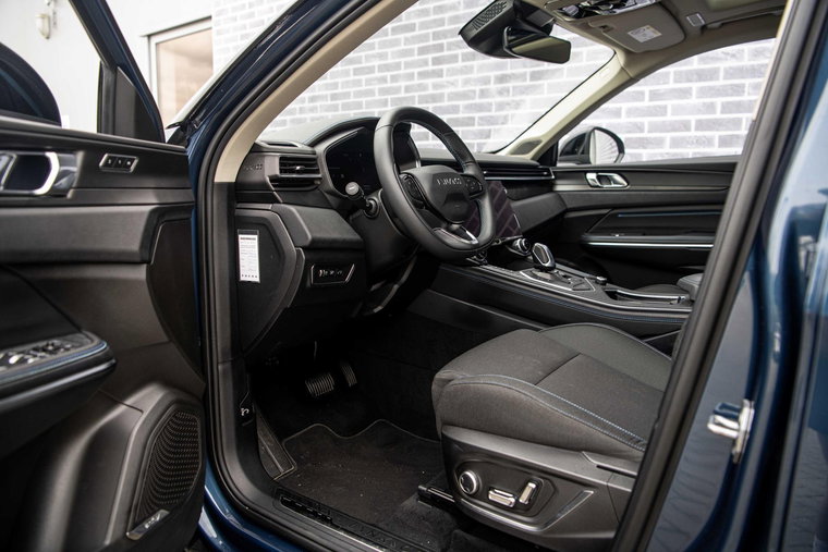 Vehicle Image 11