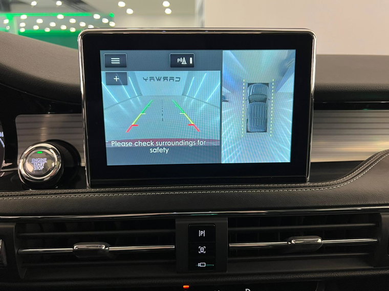Vehicle Image 12