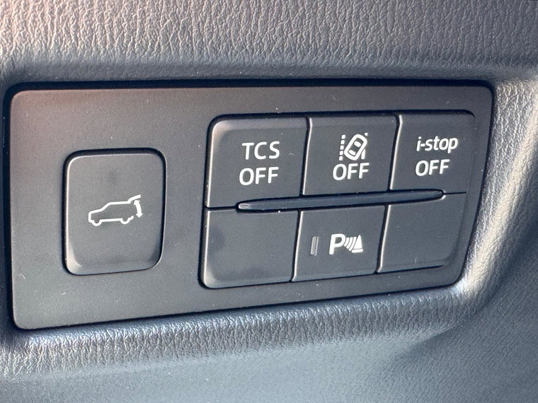 Vehicle Image 25