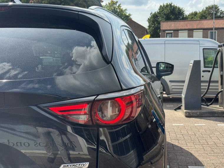 Vehicle Image 32