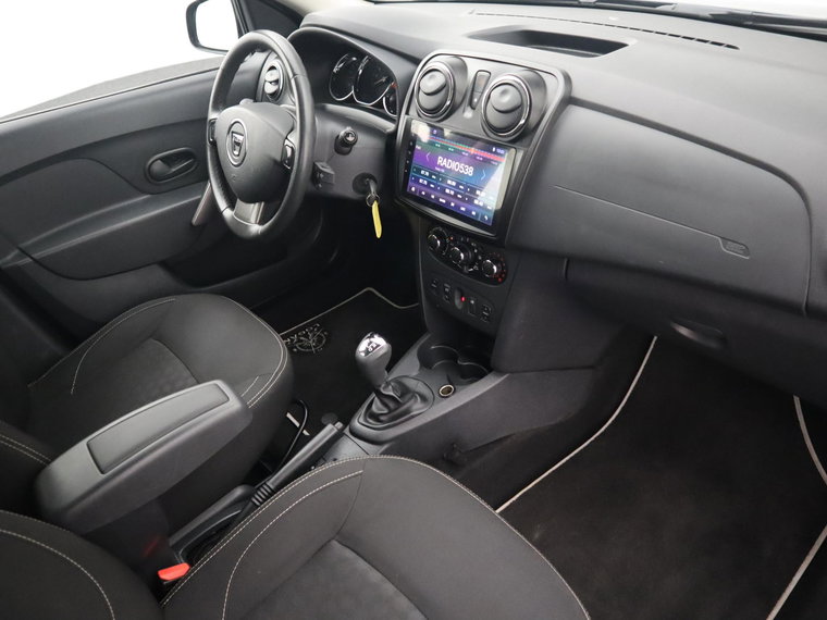 Vehicle Image 35