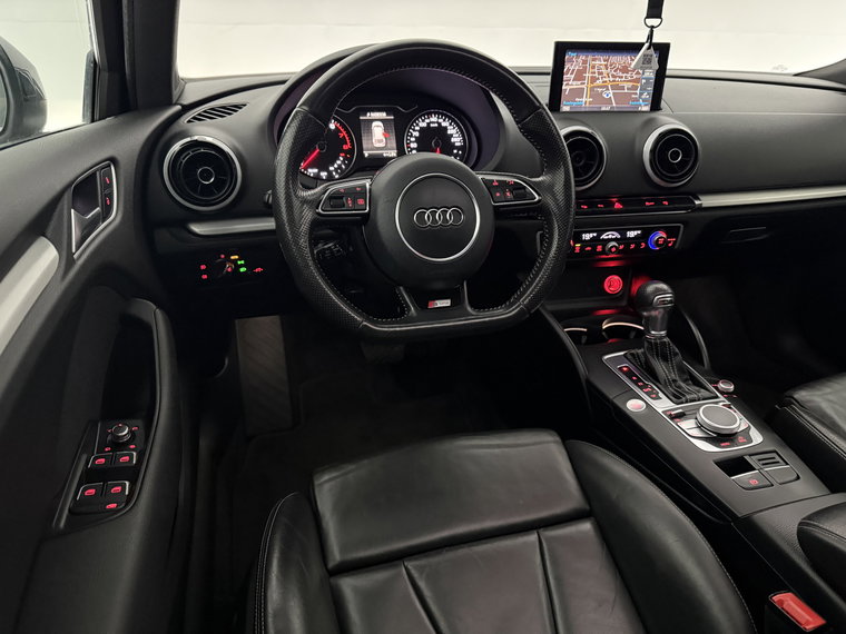 Vehicle Image 19