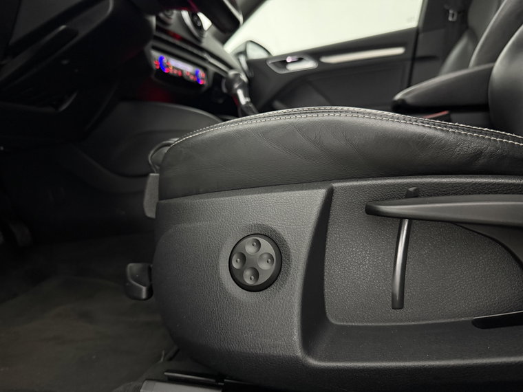 Vehicle Image 34