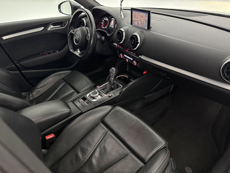 Vehicle Image 38