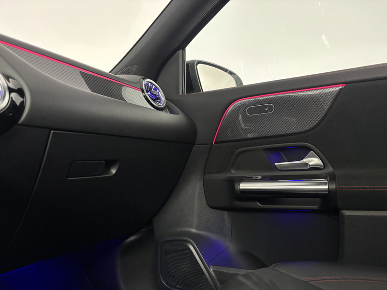 Vehicle Image 38