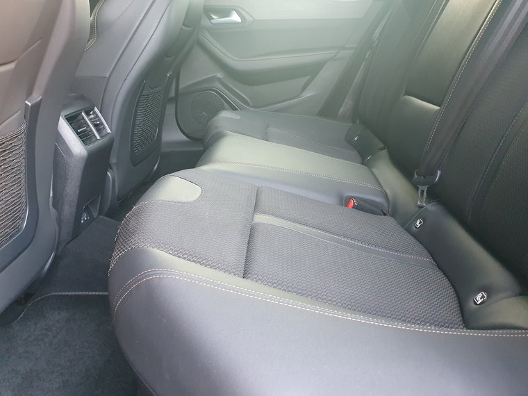 Vehicle Image 38