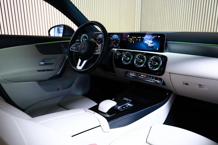 Vehicle Image 21
