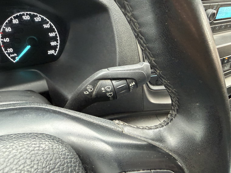 Vehicle Image 25