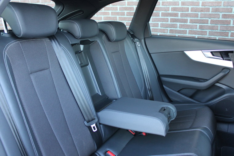 Vehicle Image 15