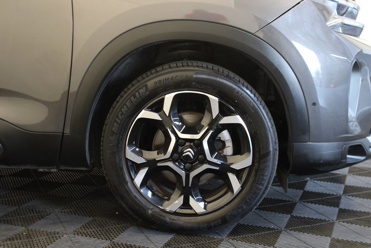 Vehicle Image 13