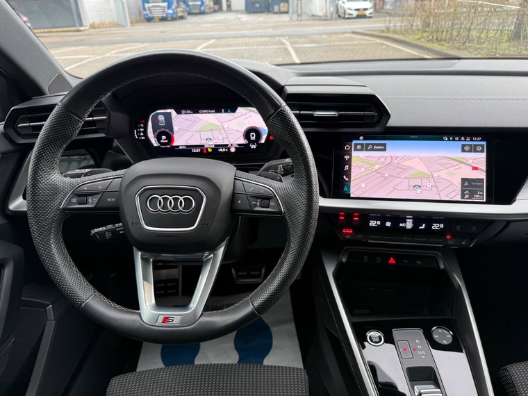 Vehicle Image 26