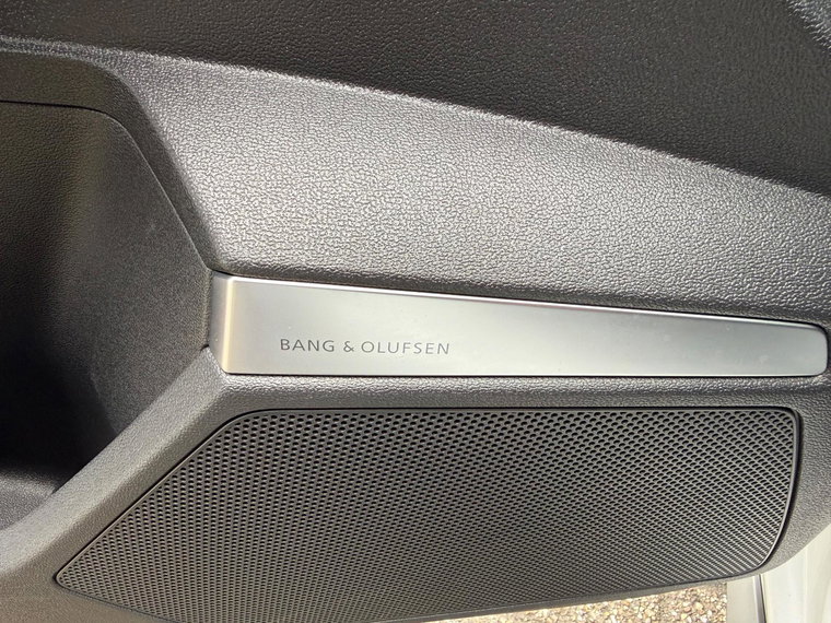 Vehicle Image 37
