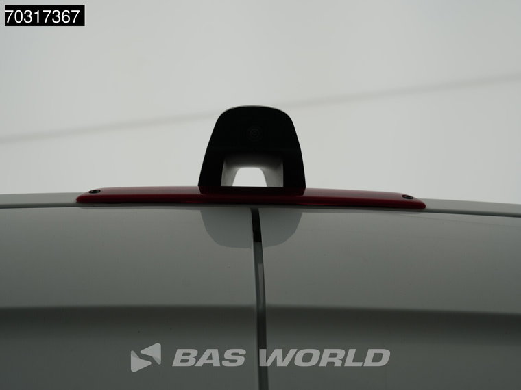 Vehicle Image 38