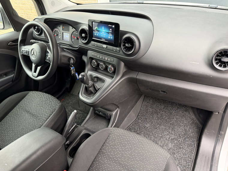 Vehicle Image 23