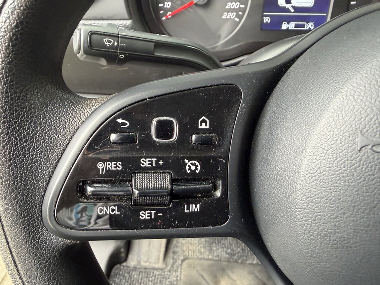 Vehicle Image 29