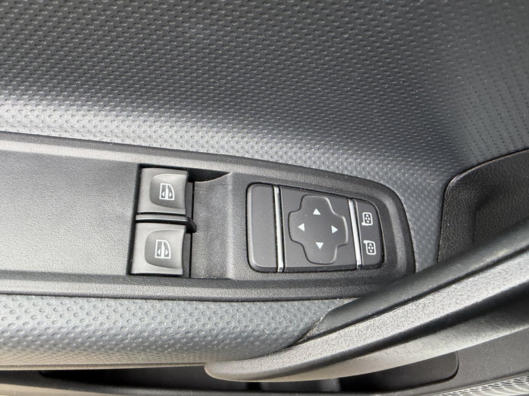 Vehicle Image 33