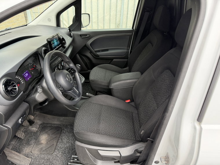 Vehicle Image 37