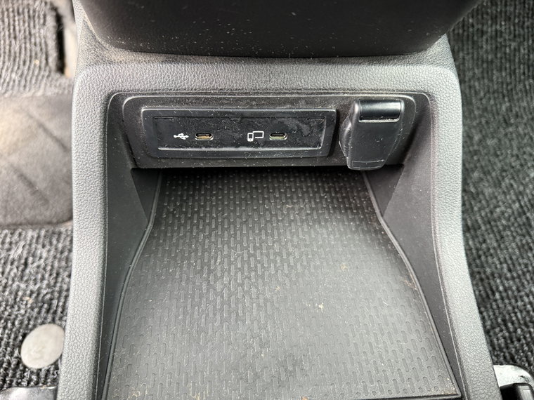 Vehicle Image 40
