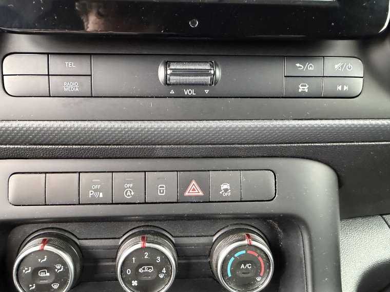 Vehicle Image 42