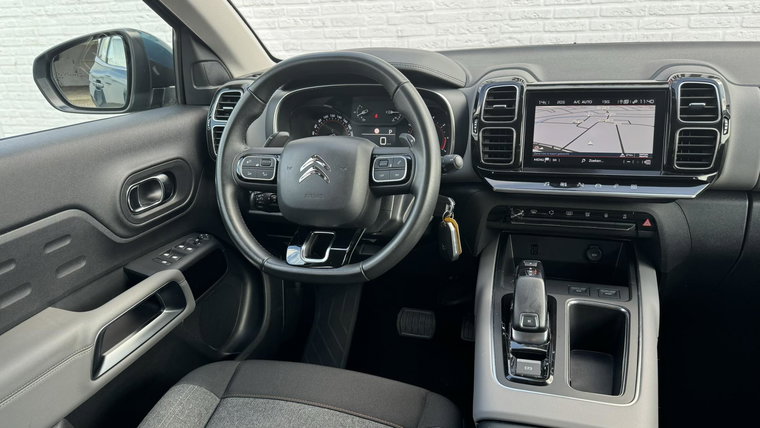 Vehicle Image 32