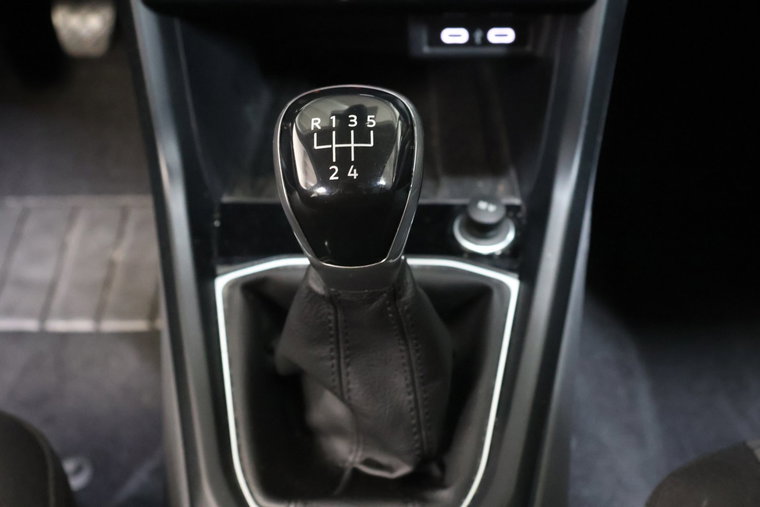 Vehicle Image 35
