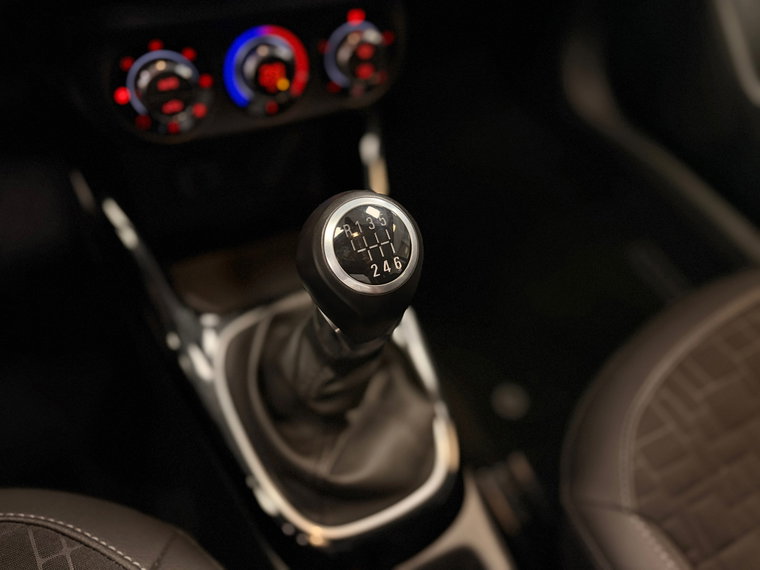Vehicle Image 24