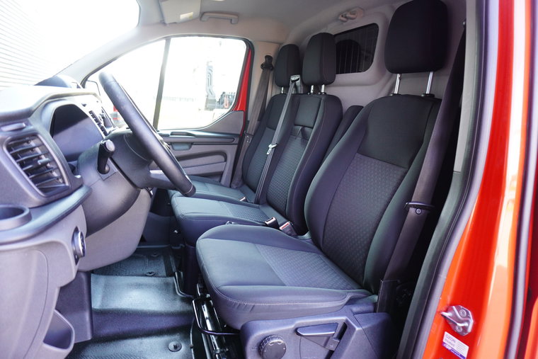 Vehicle Image 9