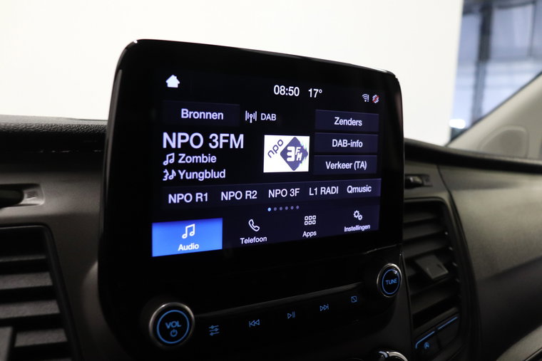 Vehicle Image 16
