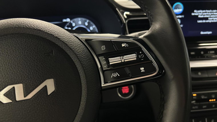 Vehicle Image 34