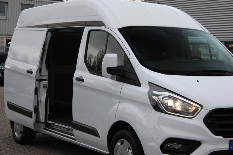 Vehicle Image 12
