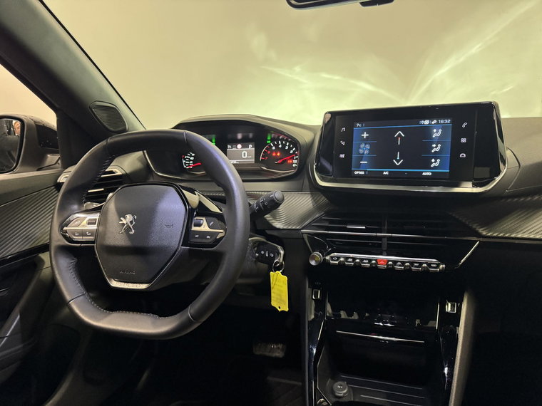 Vehicle Image 21