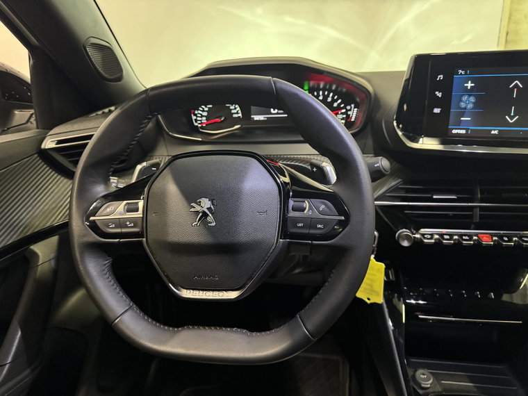 Vehicle Image 22