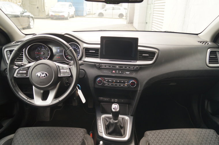 Vehicle Image 10