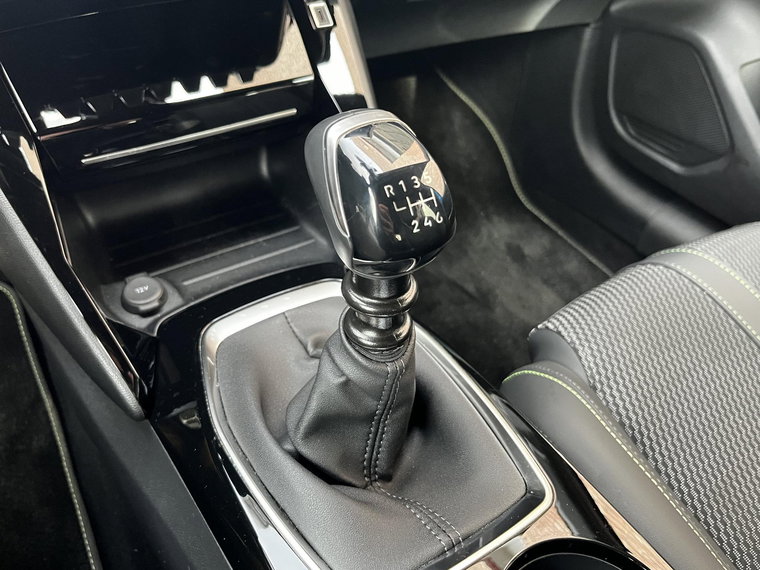 Vehicle Image 23