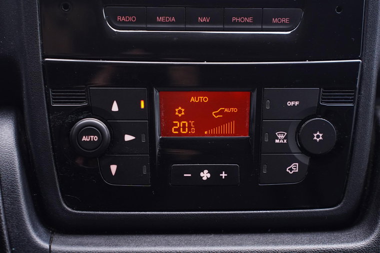 Vehicle Image 36
